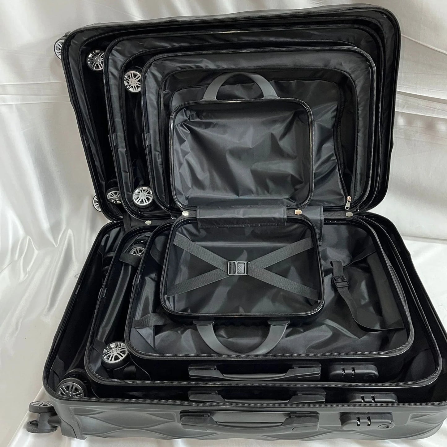 4 Piece Hard Shell Suitcase Set With Spinner And TSA Lock